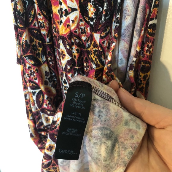 Red & orange patterned flowy tank top - Picture 3 of 5